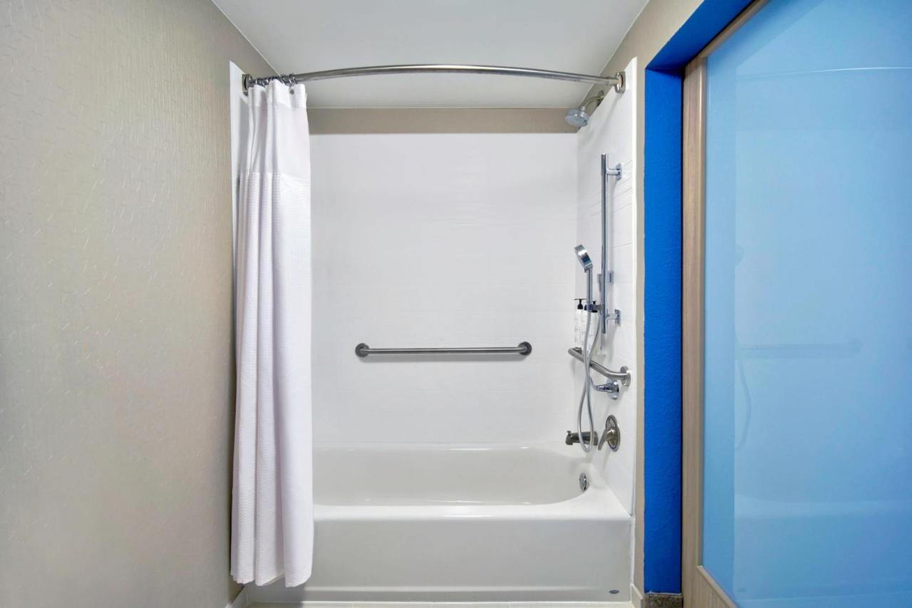 Springhill Suites Erie Kearsarge Екстер'єр фото