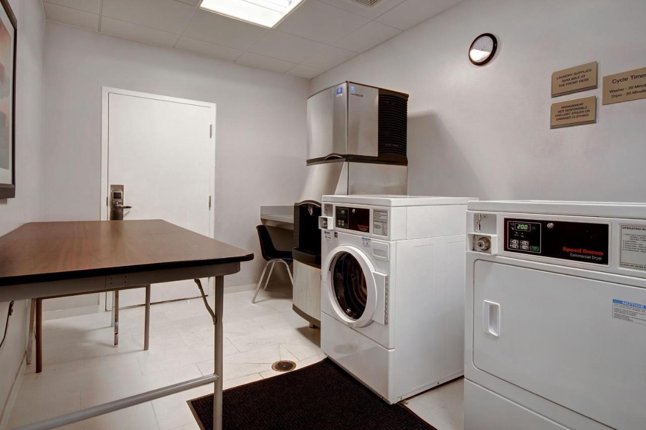 Springhill Suites Erie Kearsarge Екстер'єр фото