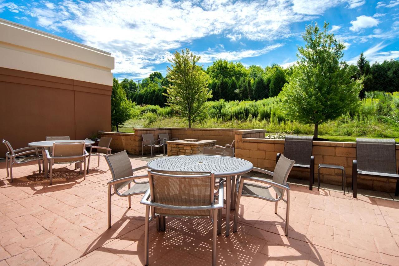 Springhill Suites Erie Kearsarge Екстер'єр фото