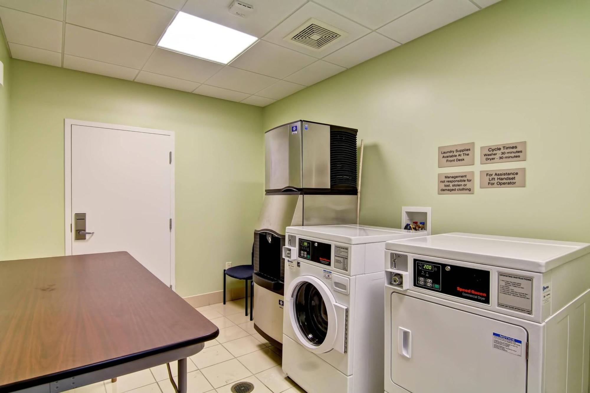 Springhill Suites Erie Kearsarge Екстер'єр фото
